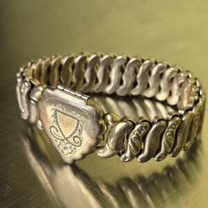 Vintage LaMode Sweetheart Heart Bracelet Precious Metal